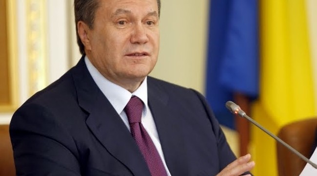 Ukraine president Viktor Yanukovich turns his back on turmoil, heads ...